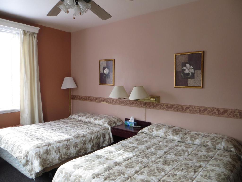 Manoir Charest Quebec City Room photo